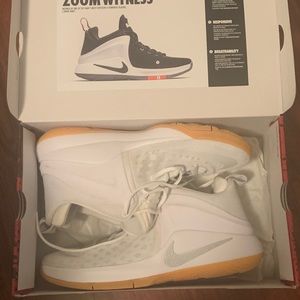 NIKE LEBRON JAMES ZOOM WITNESS 852439-103 SIZE 13